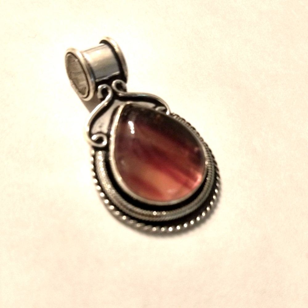 Brown fluorite pendant 925 made in India.